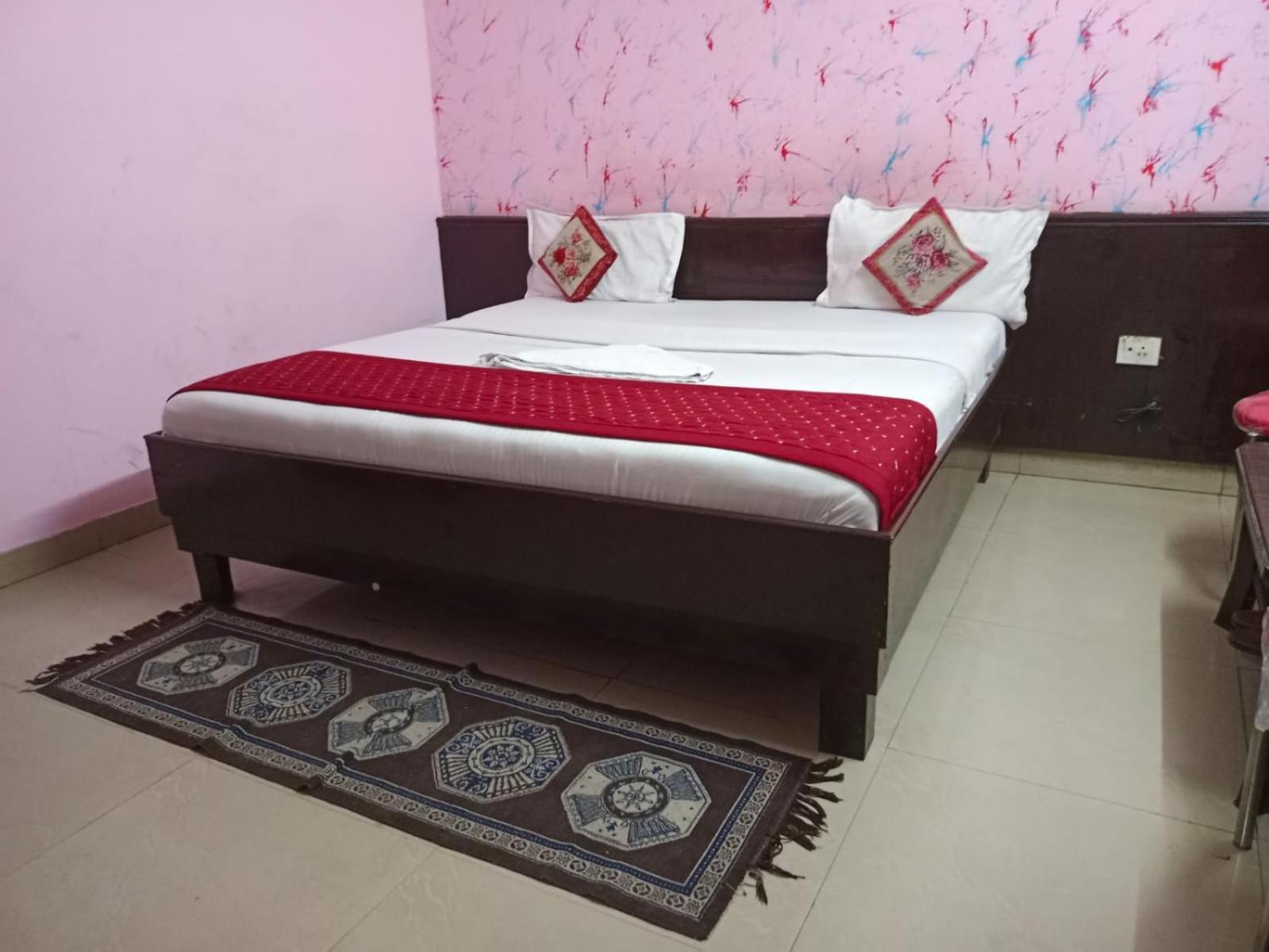ניו דלהי Airport Hotel Pariksheet Inn מראה חיצוני תמונה
