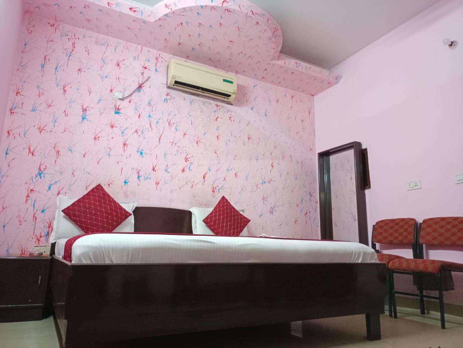ניו דלהי Airport Hotel Pariksheet Inn מראה חיצוני תמונה