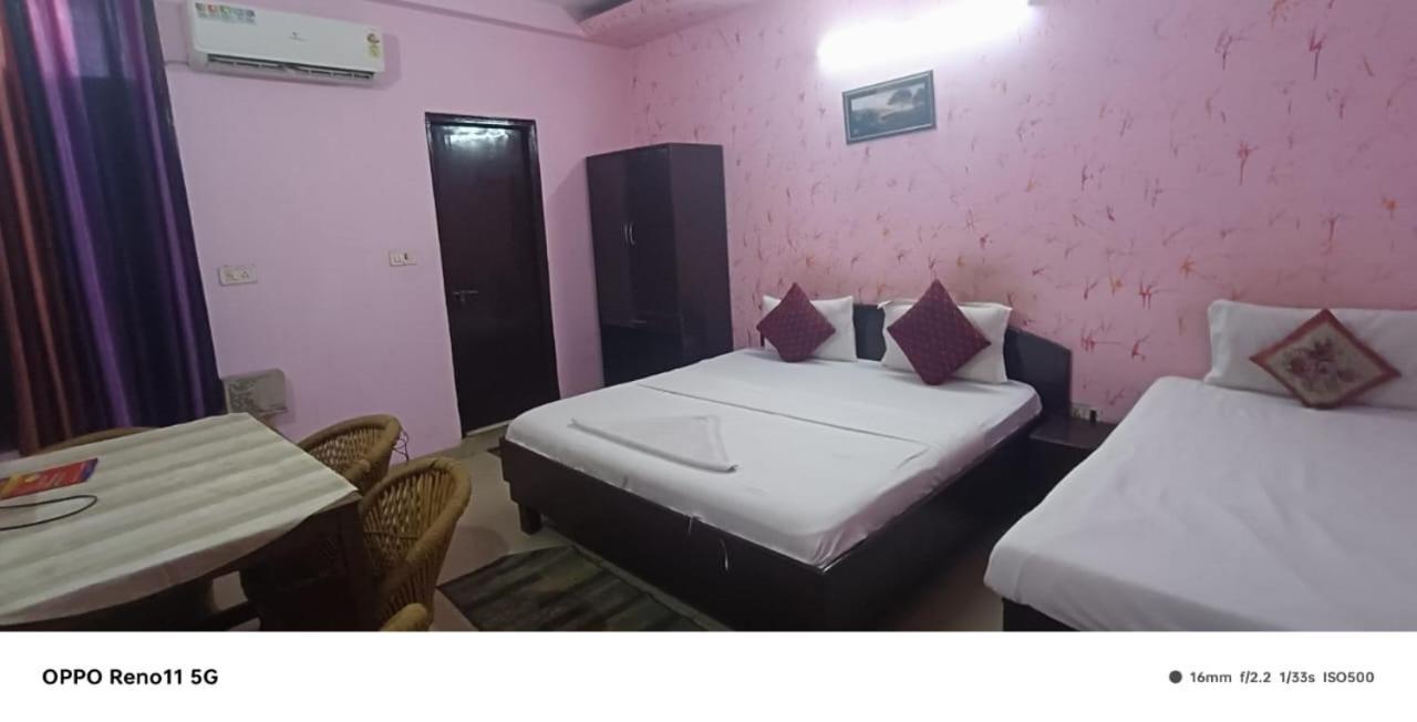 ניו דלהי Airport Hotel Pariksheet Inn מראה חיצוני תמונה
