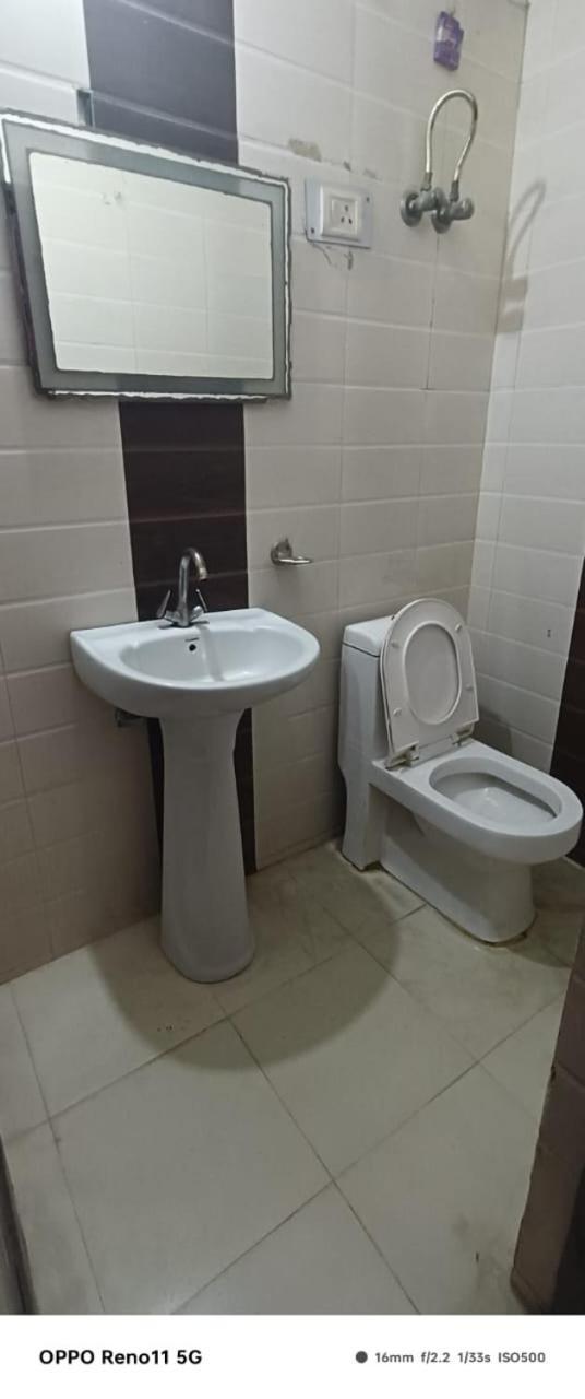 ניו דלהי Airport Hotel Pariksheet Inn מראה חיצוני תמונה