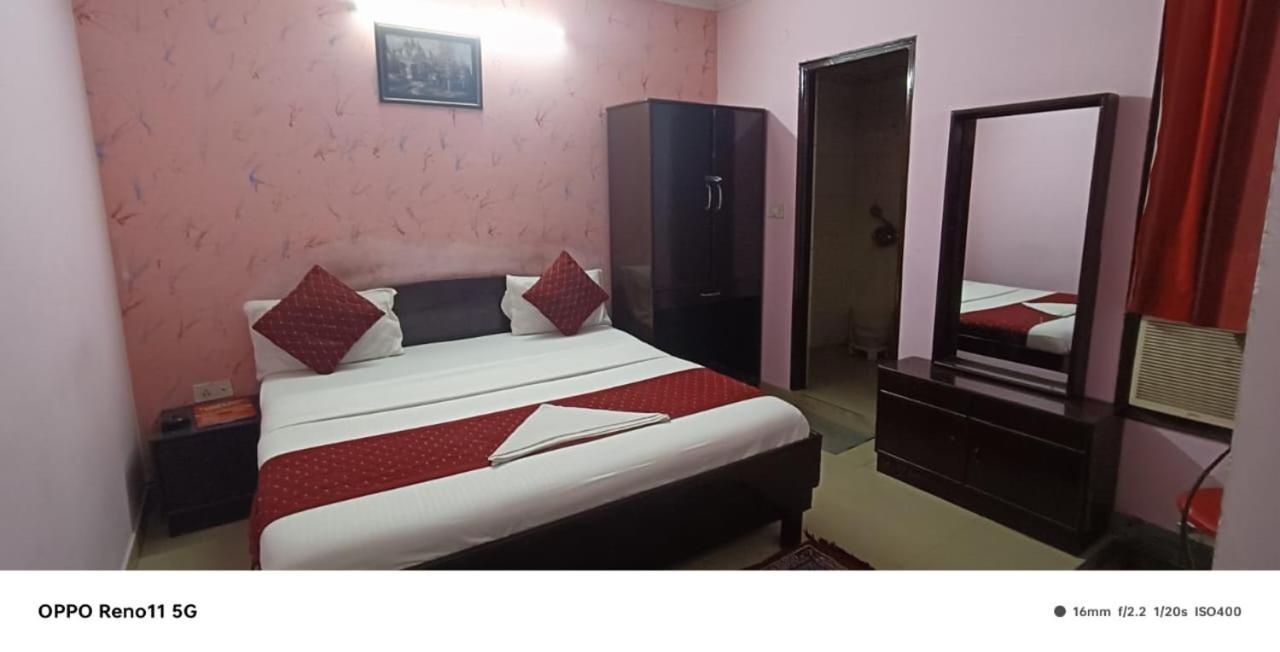 ניו דלהי Airport Hotel Pariksheet Inn מראה חיצוני תמונה
