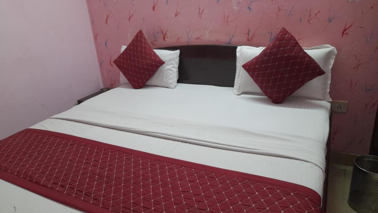 ניו דלהי Airport Hotel Pariksheet Inn מראה חיצוני תמונה